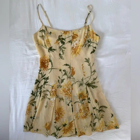 Reformation Yellow floral Pleated Dress - Picture 7 of 7